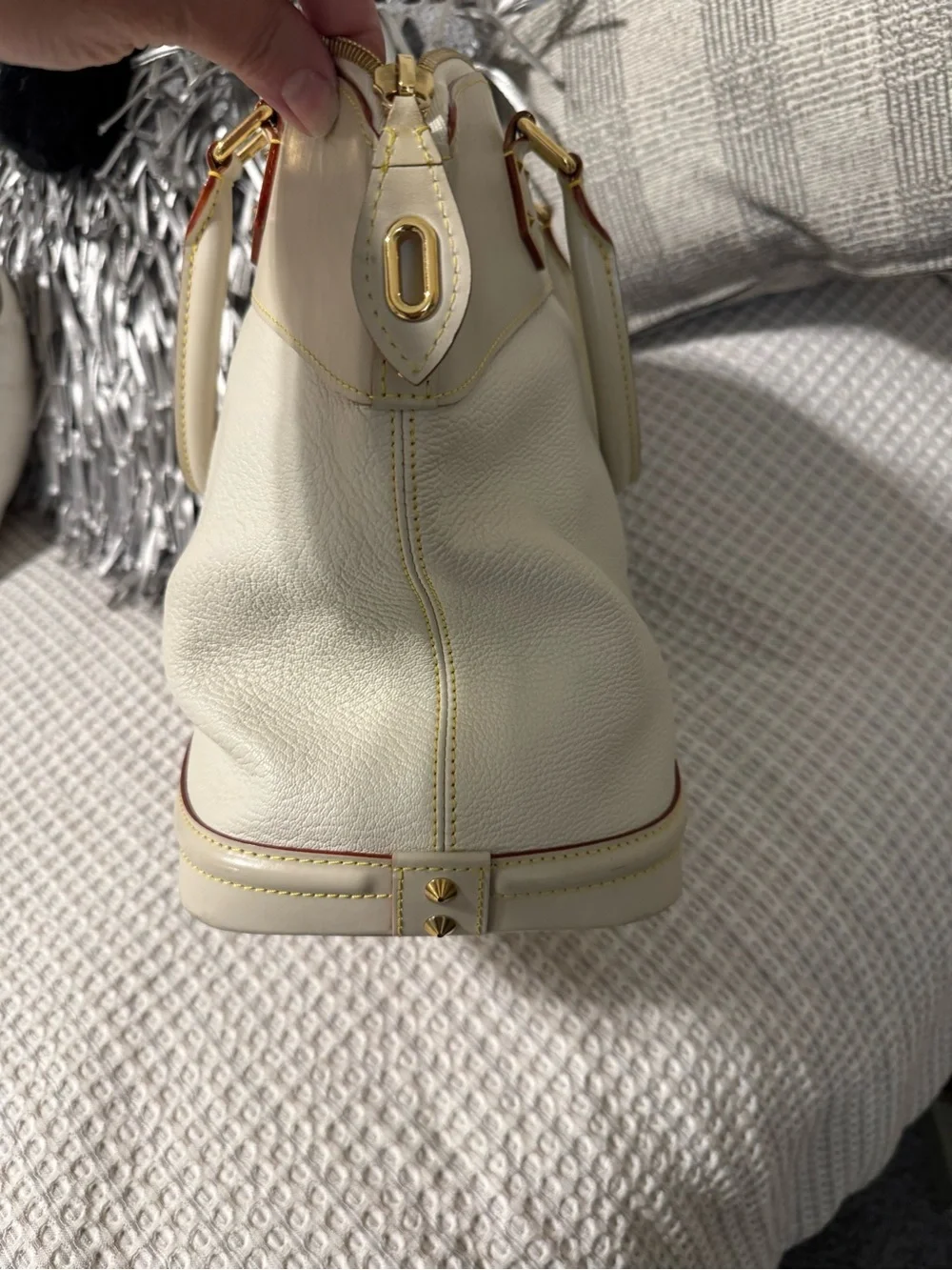 LV Suhali Goatskin Leather Lockit Bag in Ivory with Certificate of Authenticity